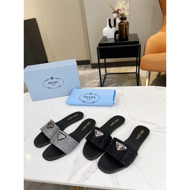Pra*a slippers